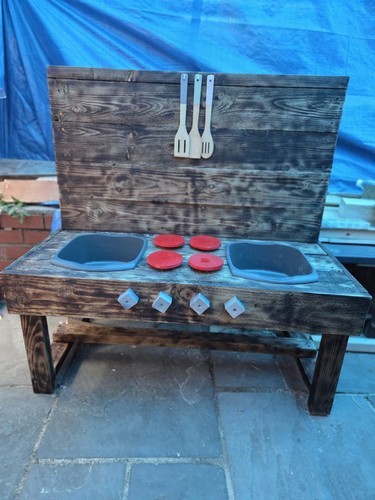 Mud kitchen - mud,